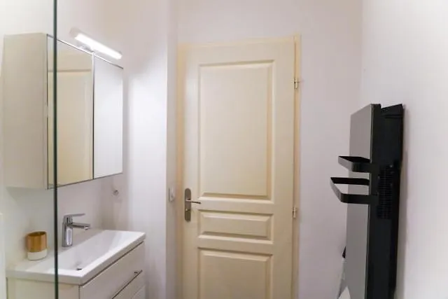 Apartment 3 Pieces - Centre - Climatise