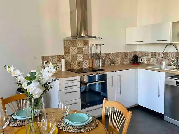 3 Pieces - Centre - Climatise Apartment Hyères