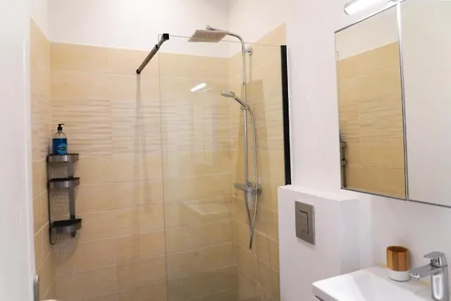 3 Pieces - Centre - Climatise *